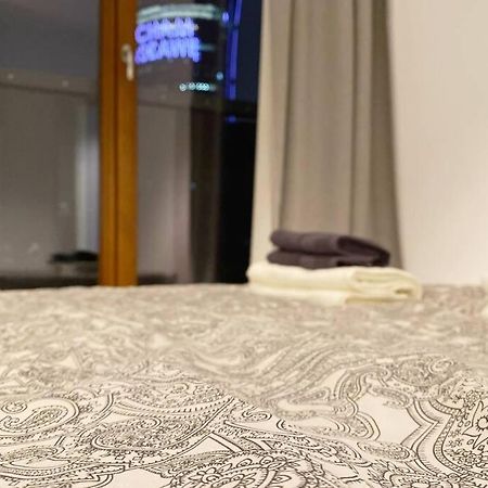 Exclusive 2Br! Apartment Near City Center +Netflix Varsó Kültér fotó
